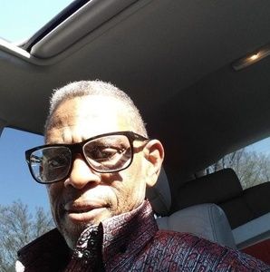 Meet your Posher, Derrick